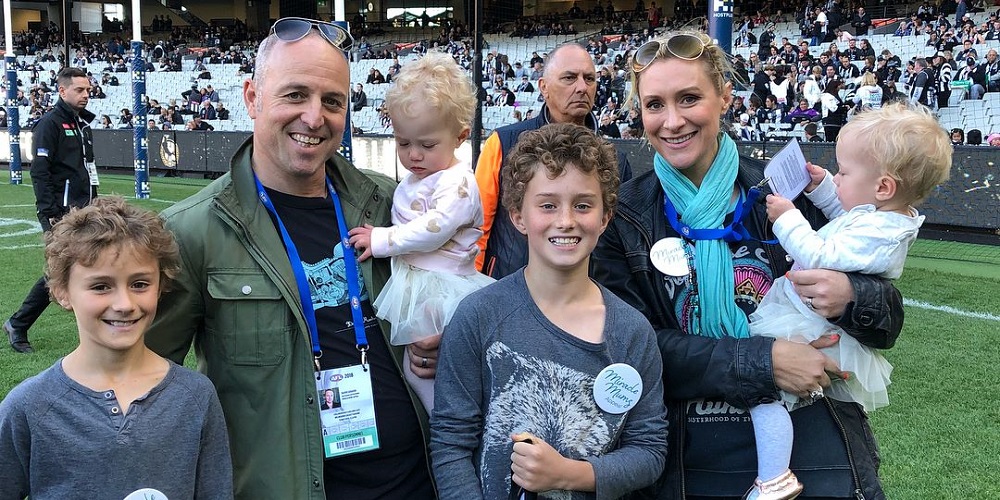 Mums who have overcome the odds to take home healthy babies formed the Guard of Honour for the Mother’s Day clash between Collingwood and Ge