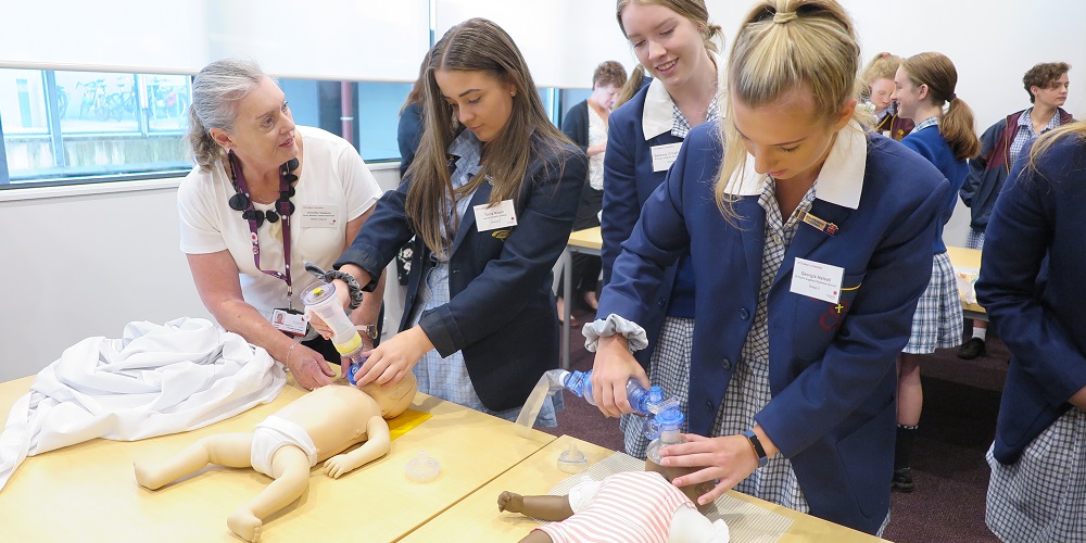 School students at Meet a Scientist day