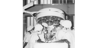 1968, a surgical team